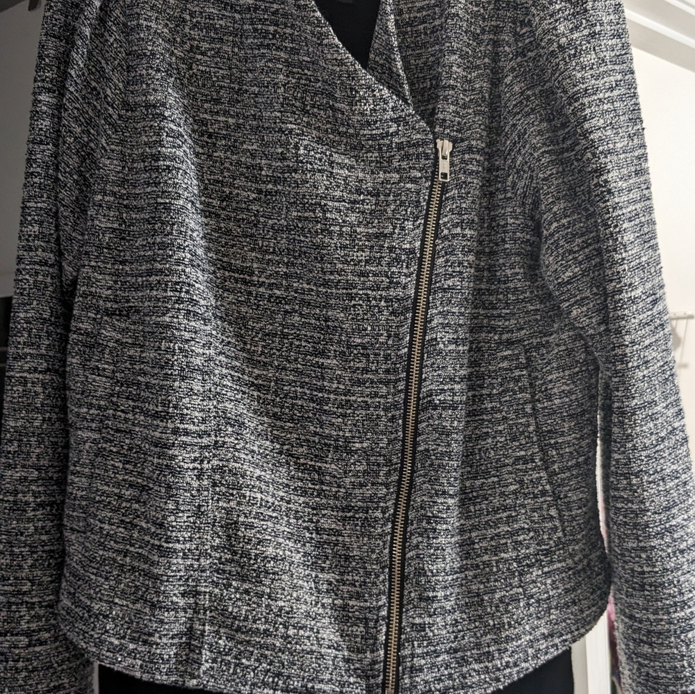 Lightweight blazer